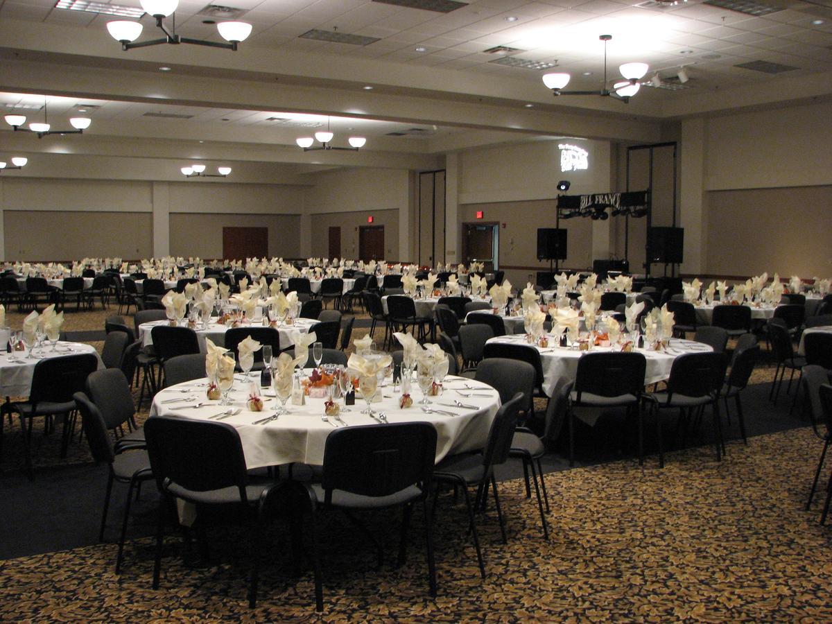 Chief Logan Lodge Hotel & Conference Extérieur photo