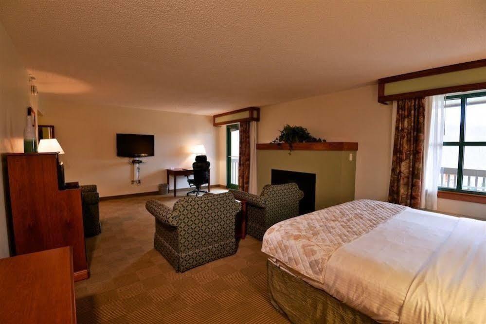 Chief Logan Lodge Hotel & Conference Extérieur photo