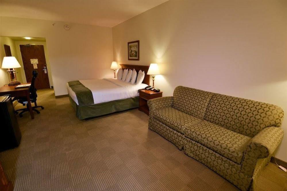 Chief Logan Lodge Hotel & Conference Extérieur photo